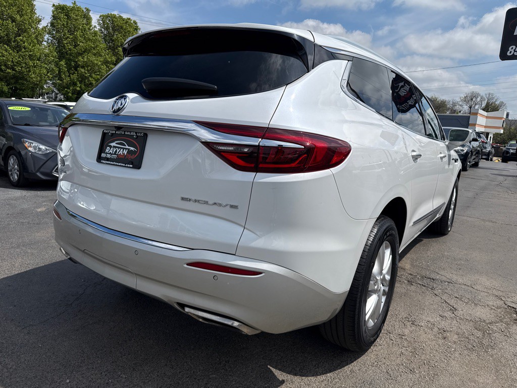 2018 Buick Enclave Image 10