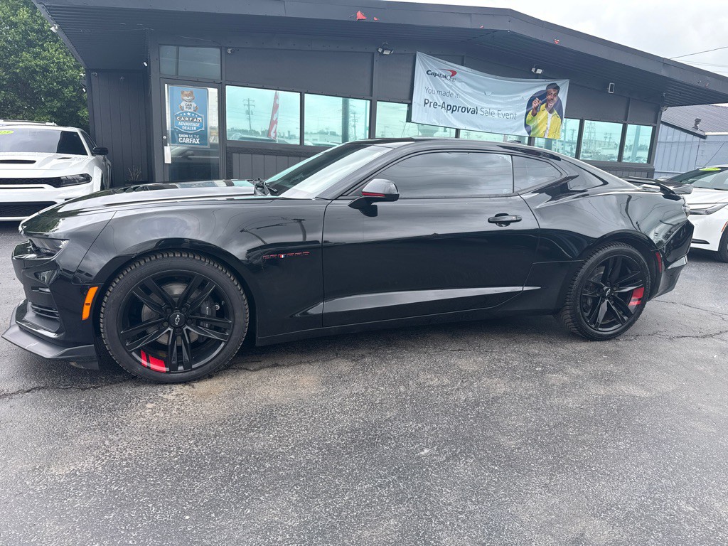 2022 Chevrolet Camaro Image 2