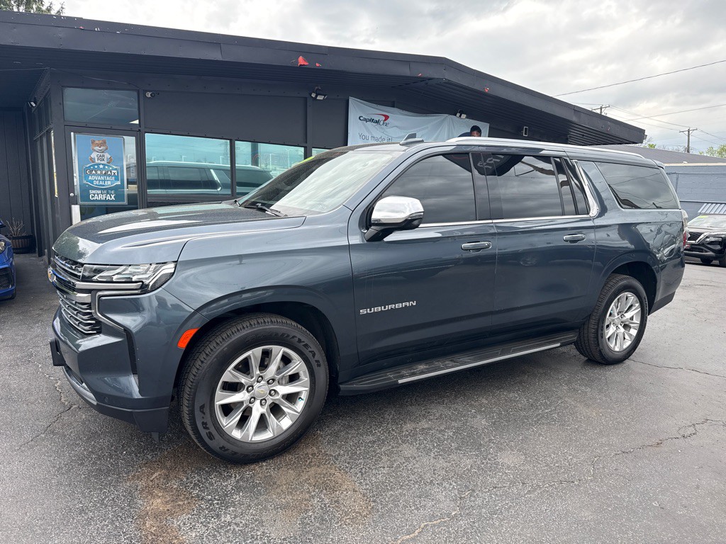 2021 Chevrolet Suburban Image 2