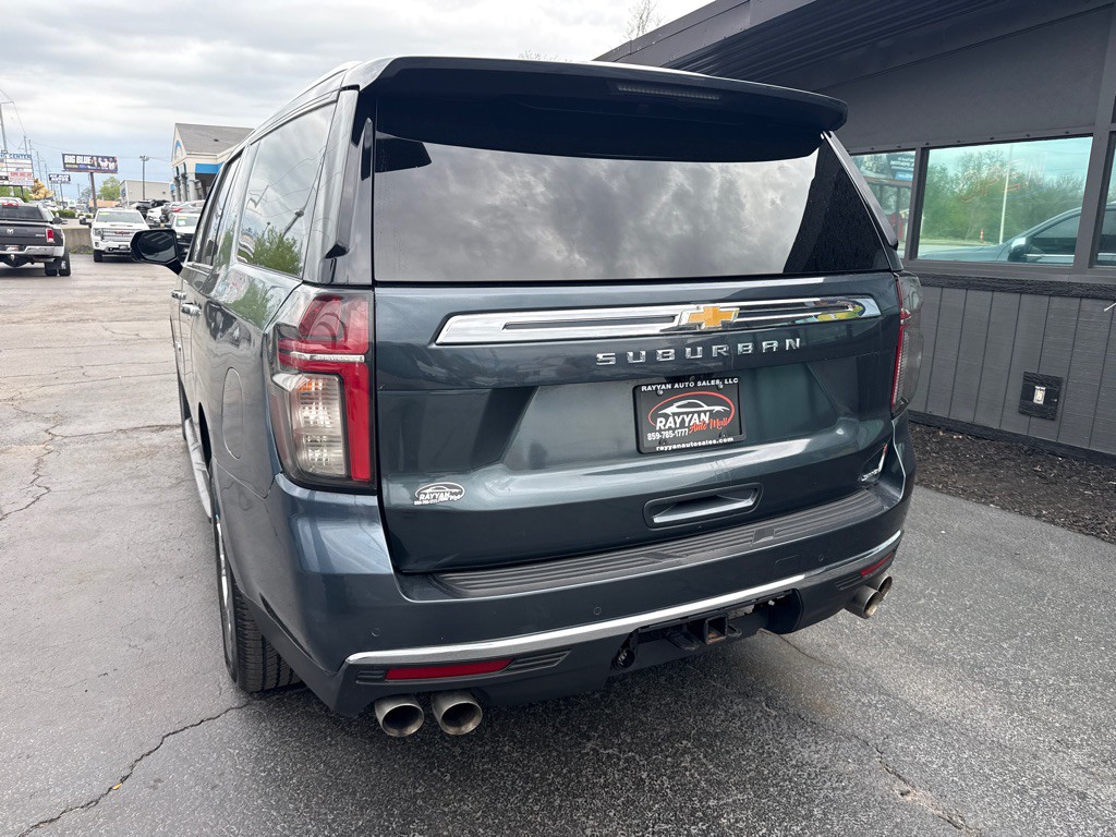 2021 Chevrolet Suburban Image 6