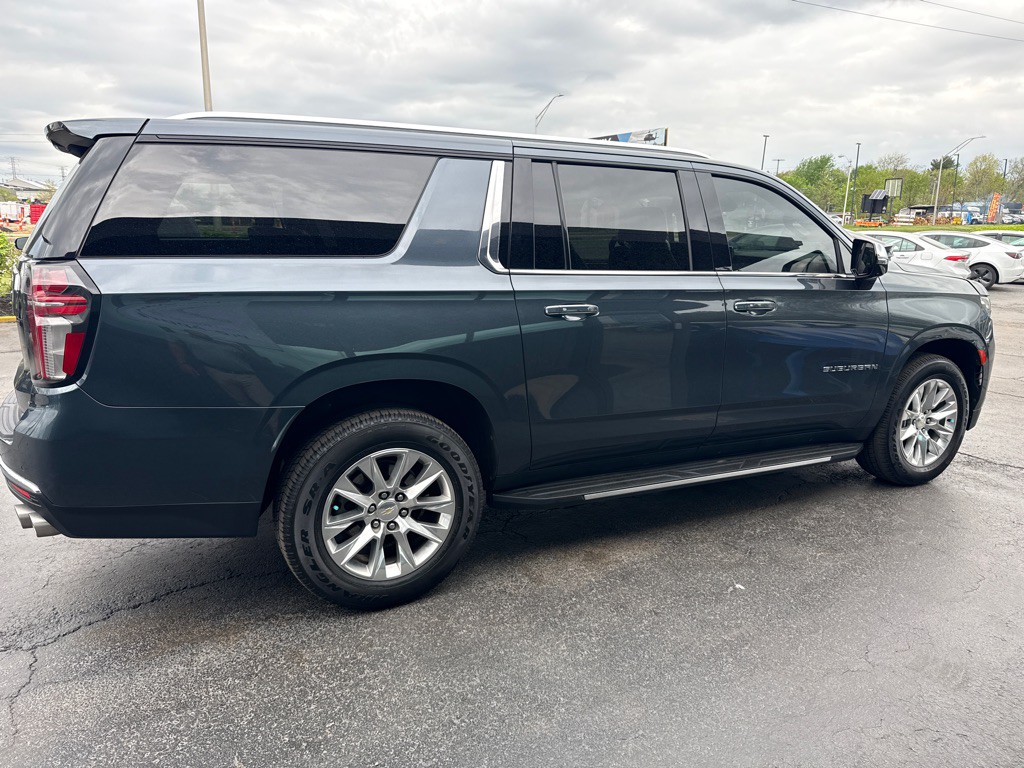 2021 Chevrolet Suburban Image 8