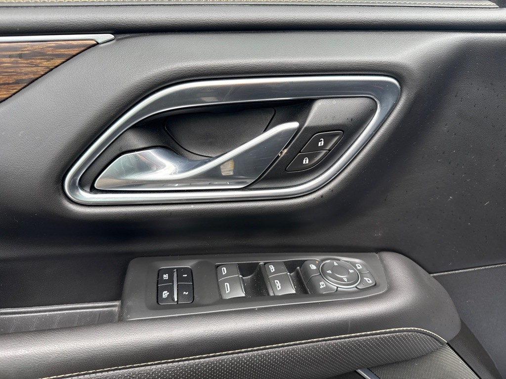 2021 Chevrolet Suburban Image 13