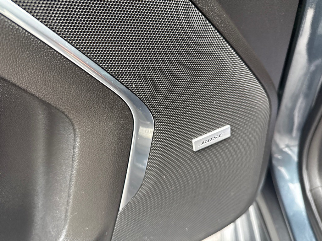 2021 Chevrolet Suburban Image 14