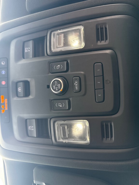 2021 Chevrolet Suburban Image 19