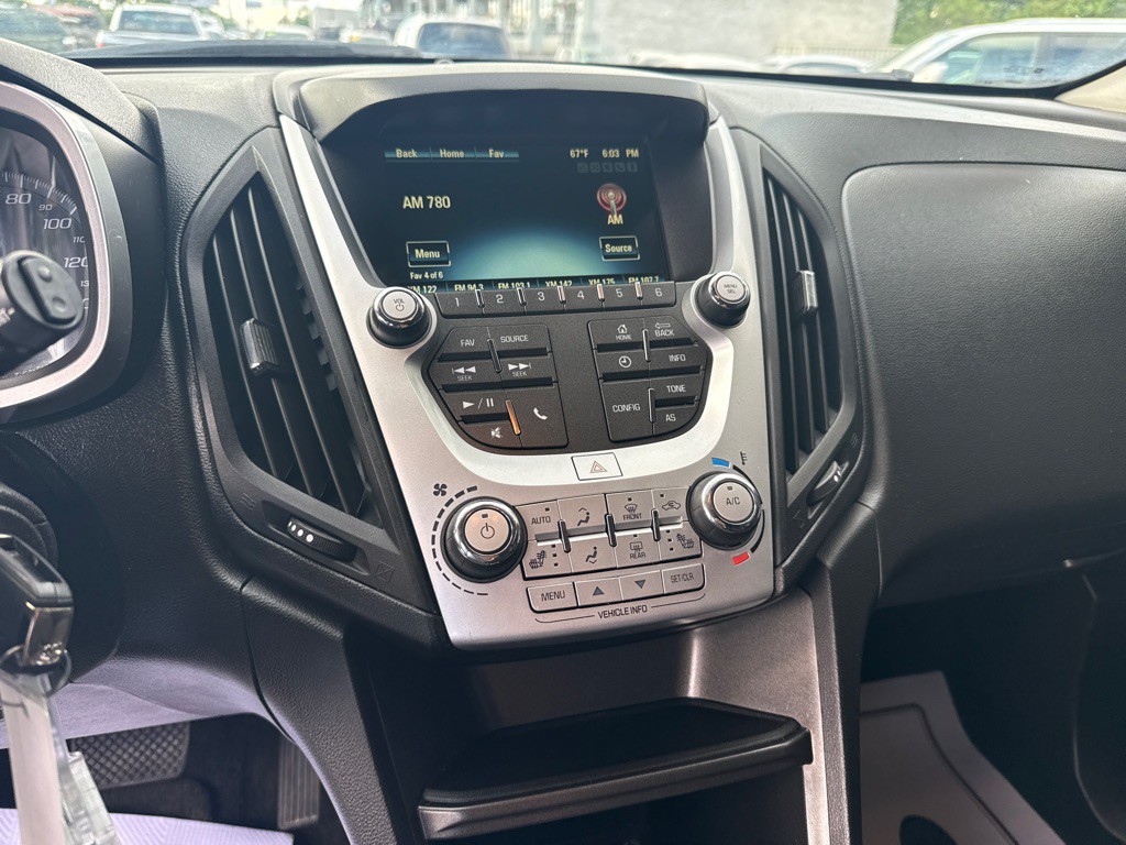2017 Chevrolet Equinox Image 13