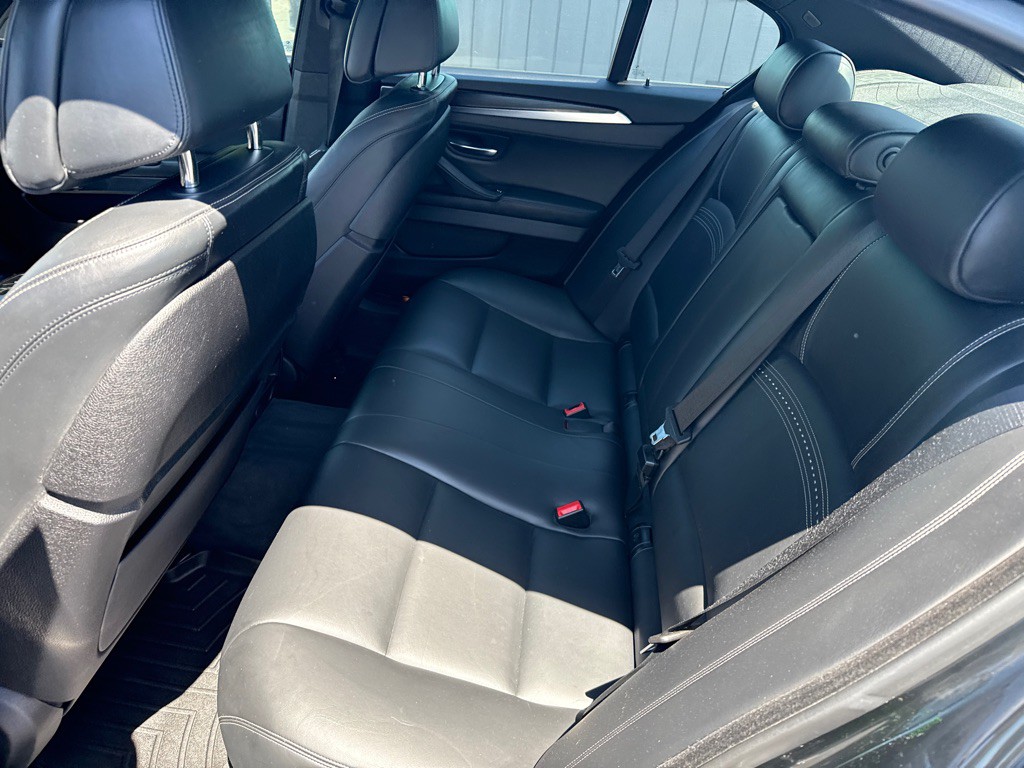 2016 BMW 5 Series Image 12