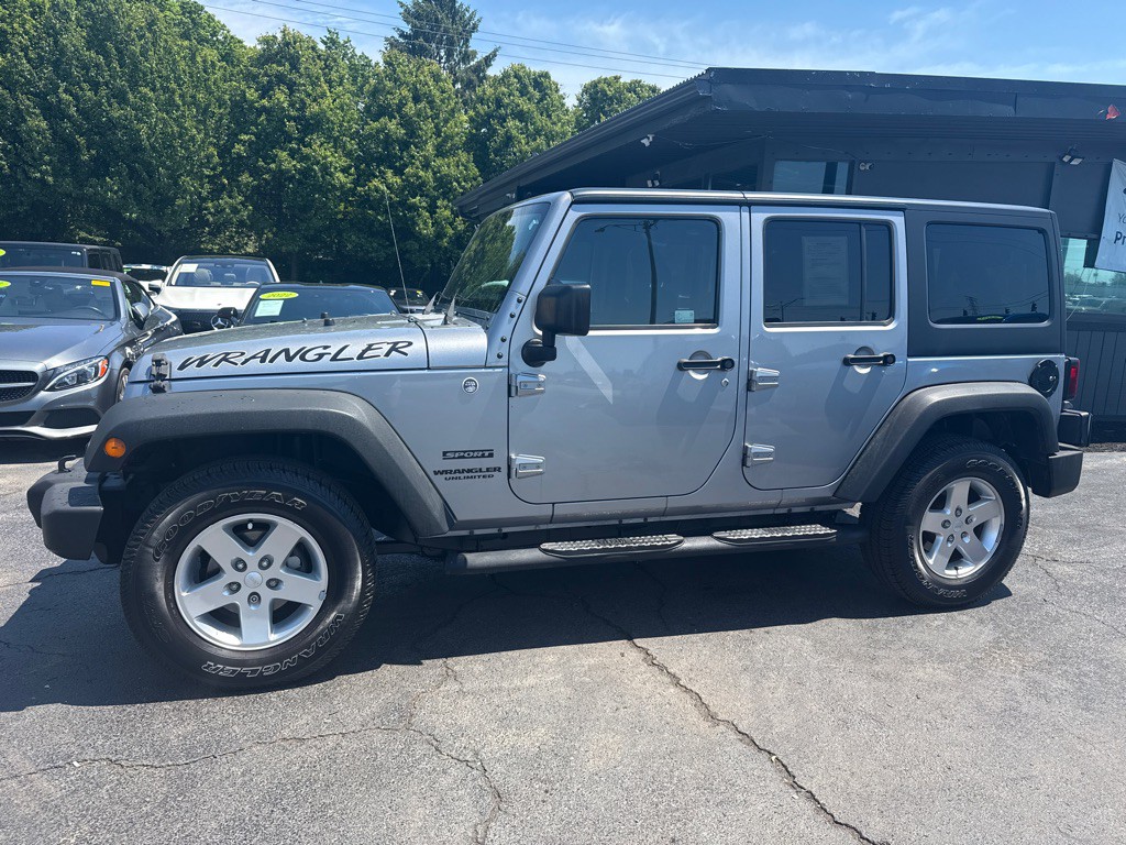 2015 Jeep Wrangler Unlimited Image 2