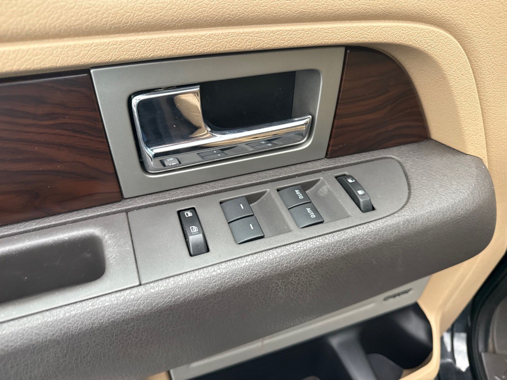 2012 Ford F-150 Image 11