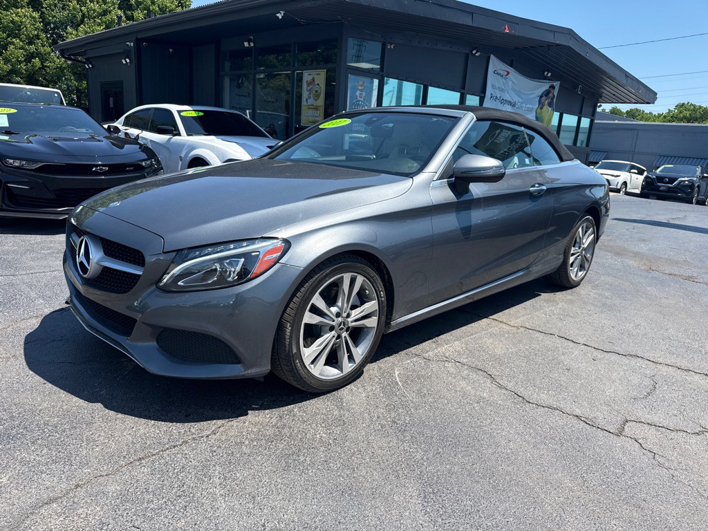 2017 Mercedes-Benz C-Class Image 1