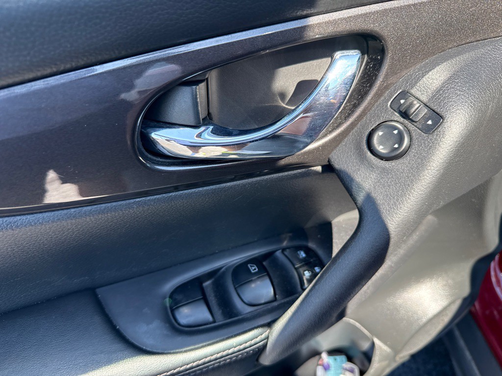 2019 Nissan Rogue Image 11