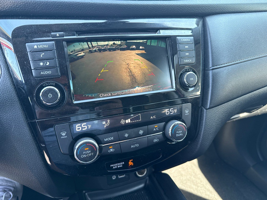 2019 Nissan Rogue Image 16