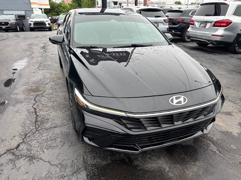 2024 Hyundai Elantra Image 9
