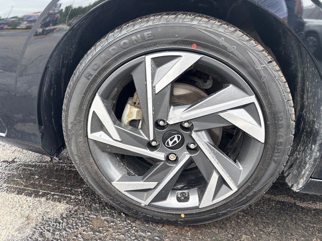 2024 Hyundai Elantra Image 11