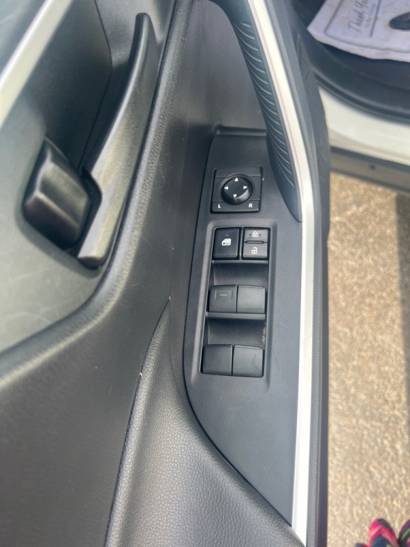 2022 Nissan Rogue Image 43