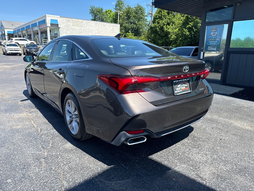 2019 Toyota Avalon Image 4