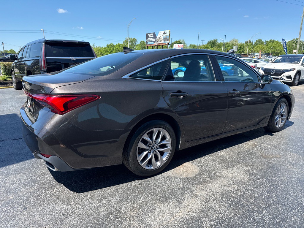 2019 Toyota Avalon Image 6