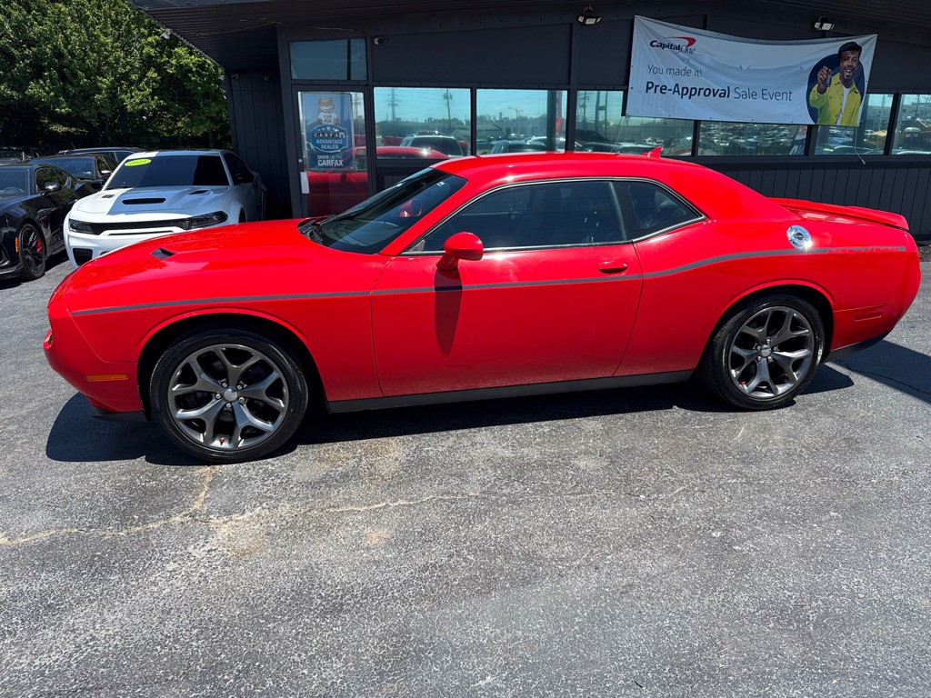 2015 Dodge Challenger Image 2