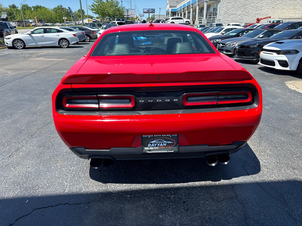 2015 Dodge Challenger Image 5