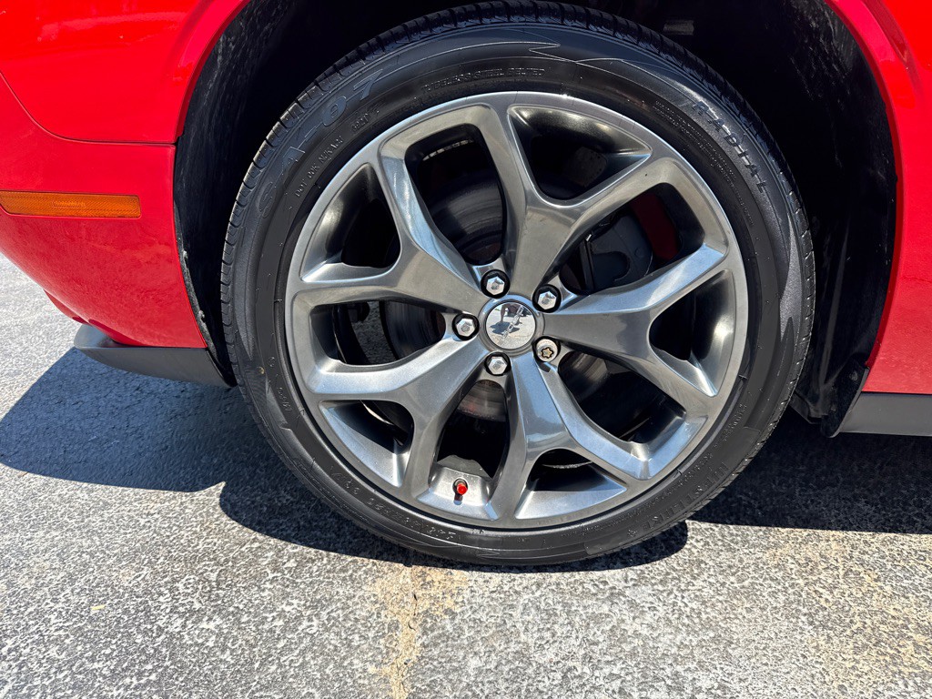 2015 Dodge Challenger Image 11