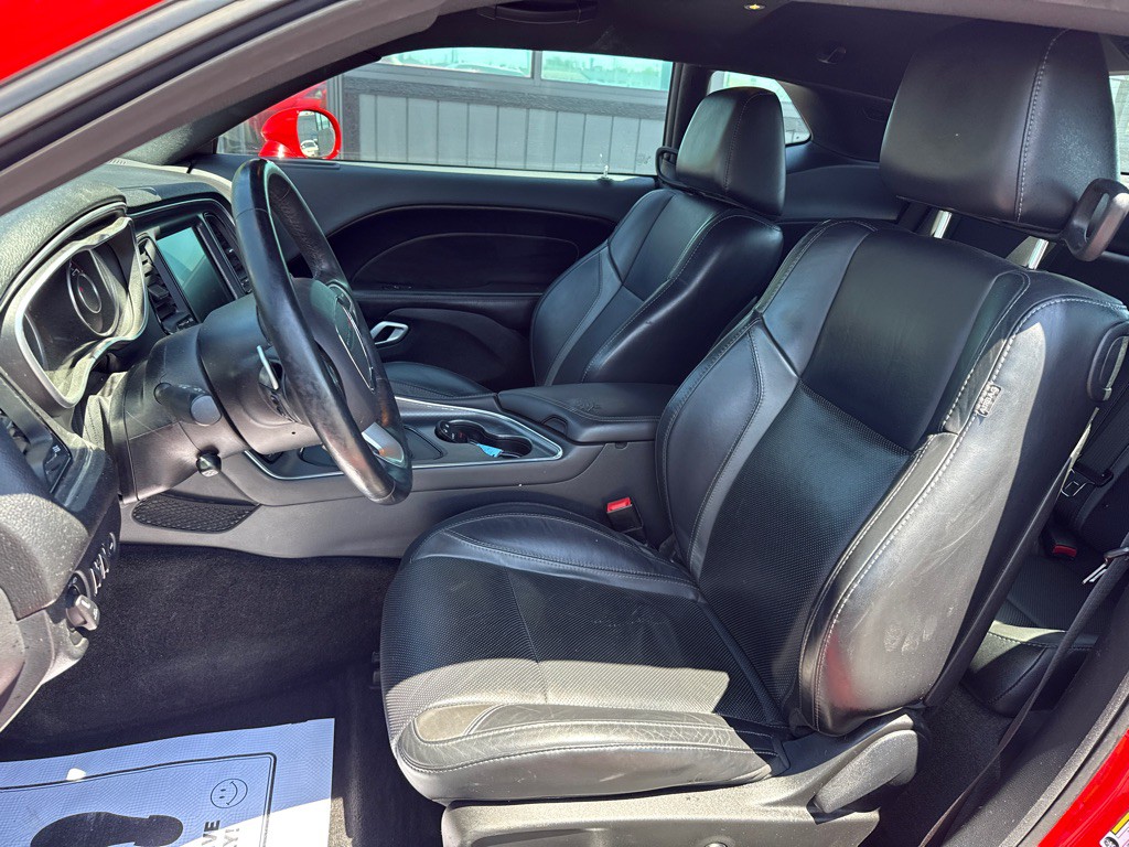 2015 Dodge Challenger Image 12