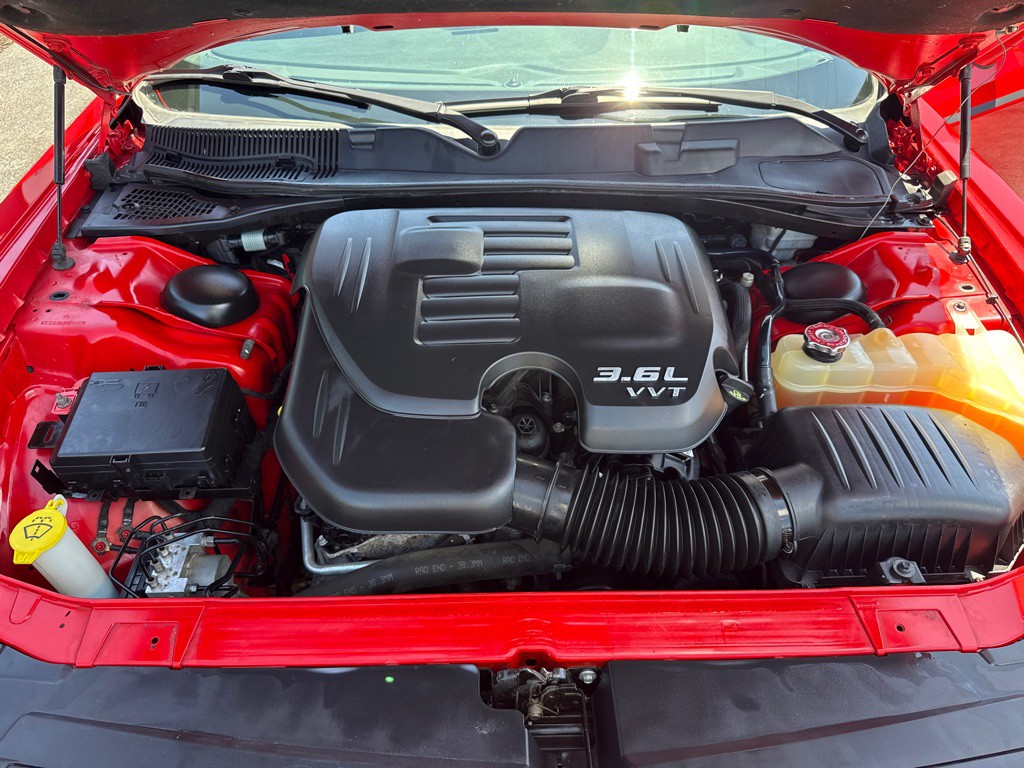 2015 Dodge Challenger Image 26