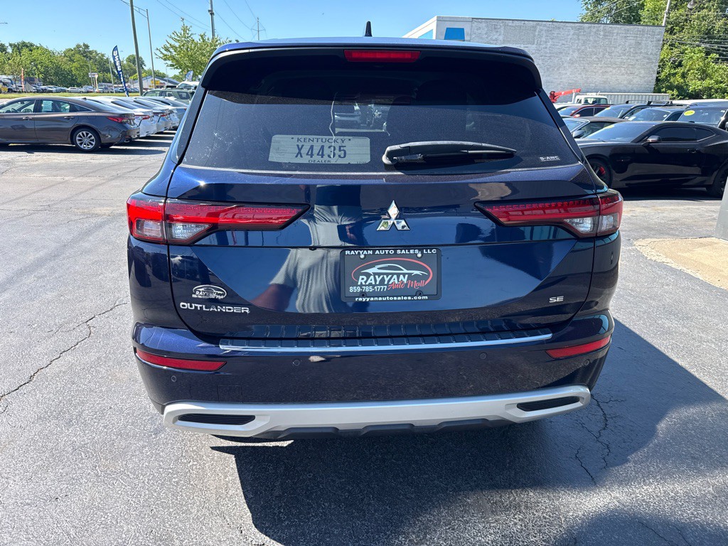 2022 Mitsubishi Outlander Image 5