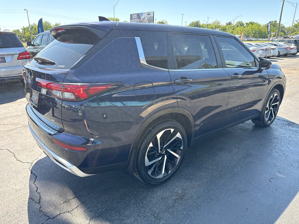 2022 Mitsubishi Outlander Image 6