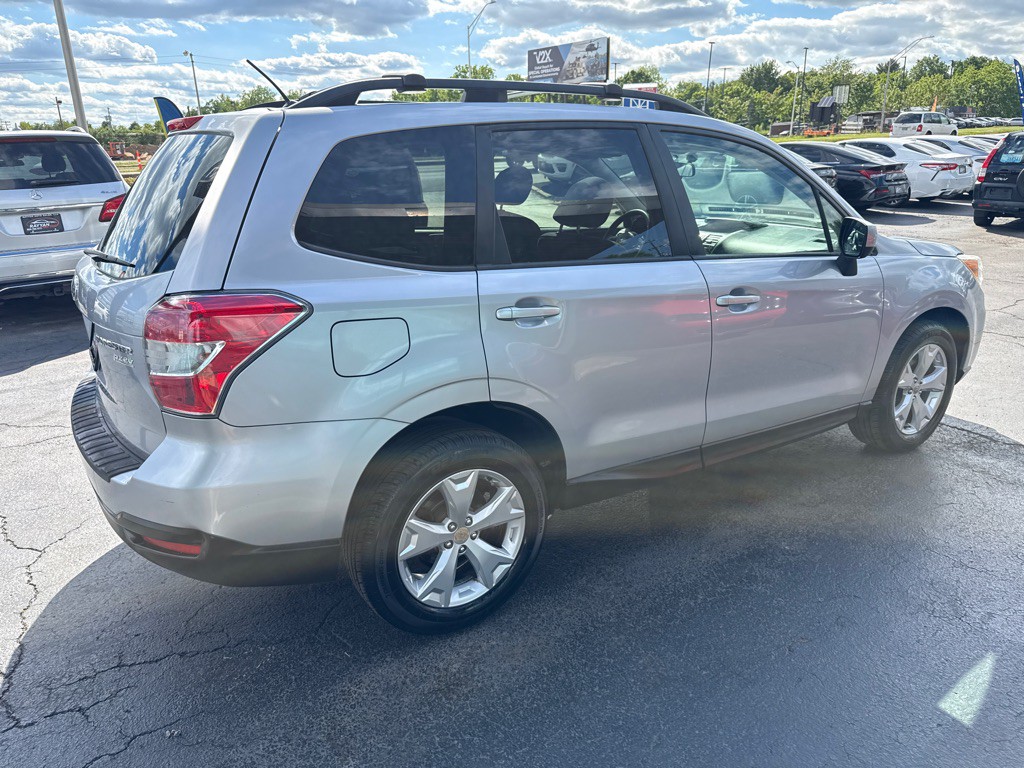2015 Subaru Forester Image 6