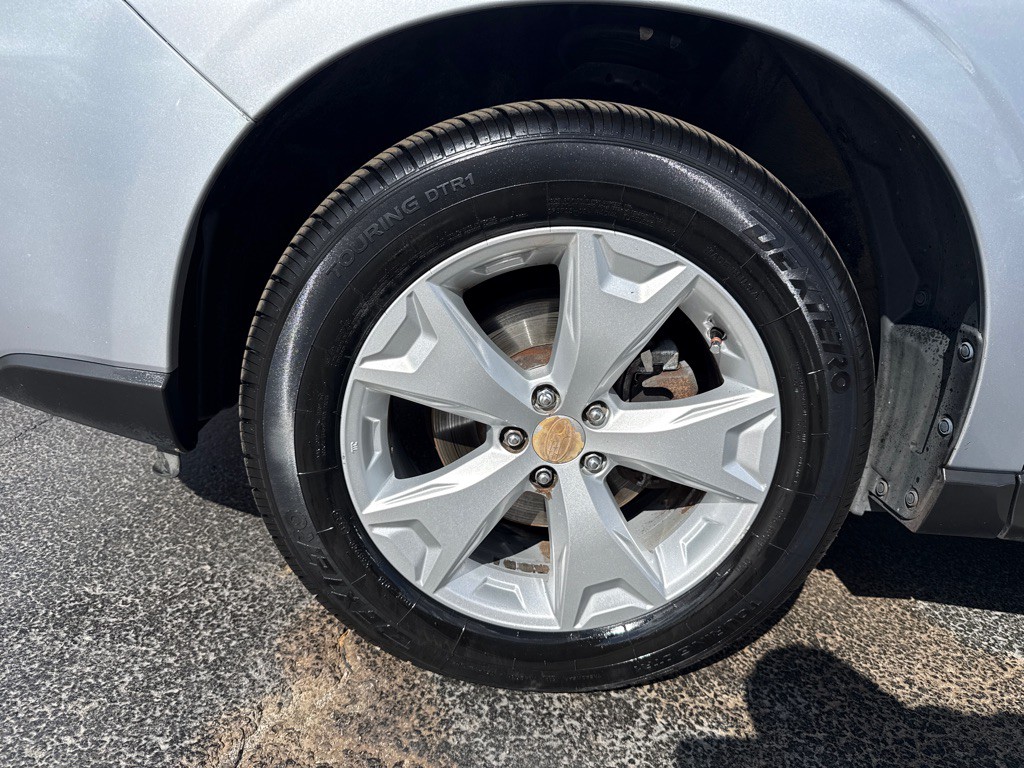 2015 Subaru Forester Image 11