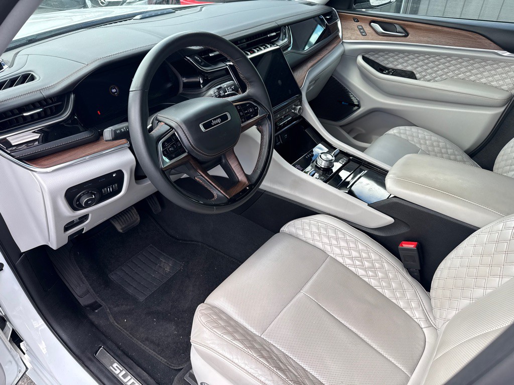 2022 Jeep Grand Cherokee Image 15