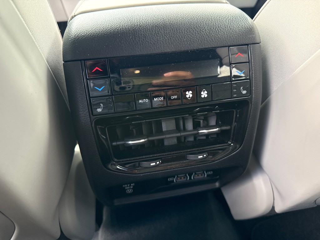2022 Jeep Grand Cherokee Image 22
