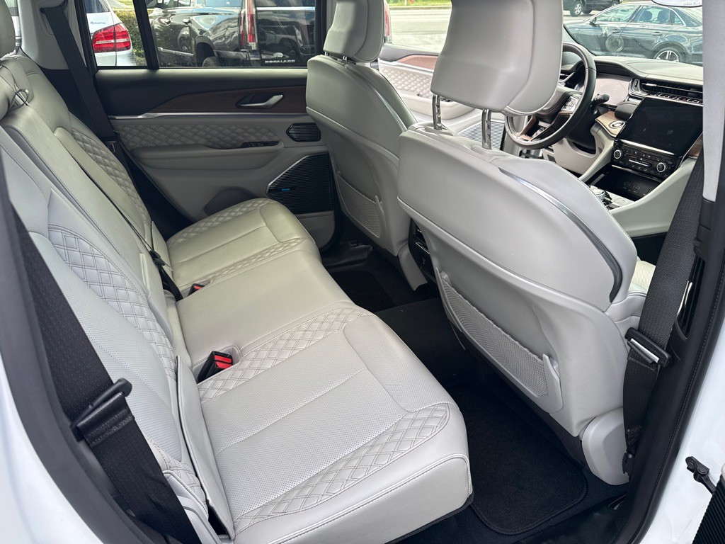 2022 Jeep Grand Cherokee Image 23