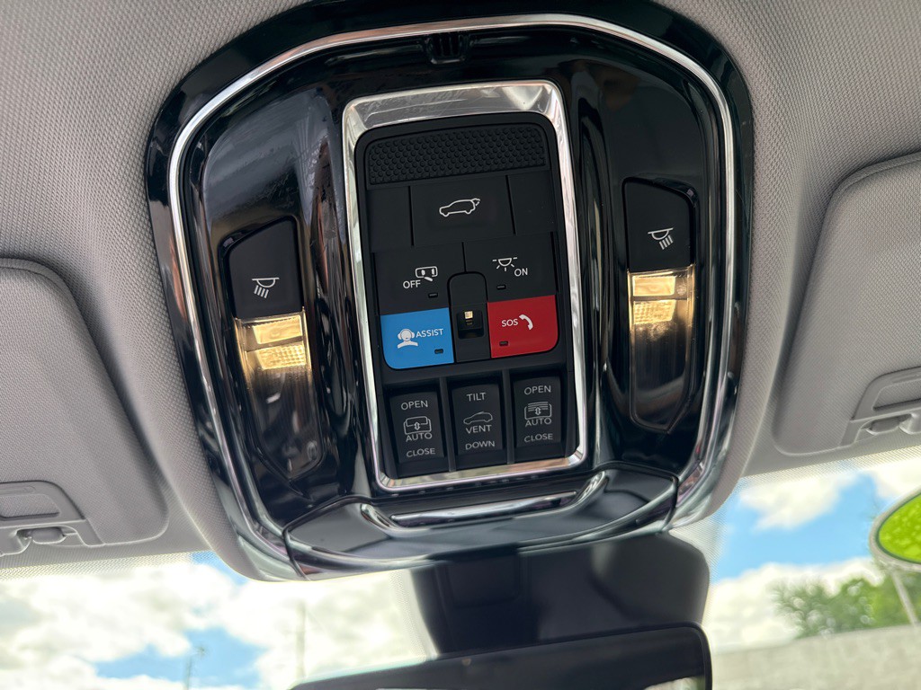 2022 Jeep Grand Cherokee Image 32