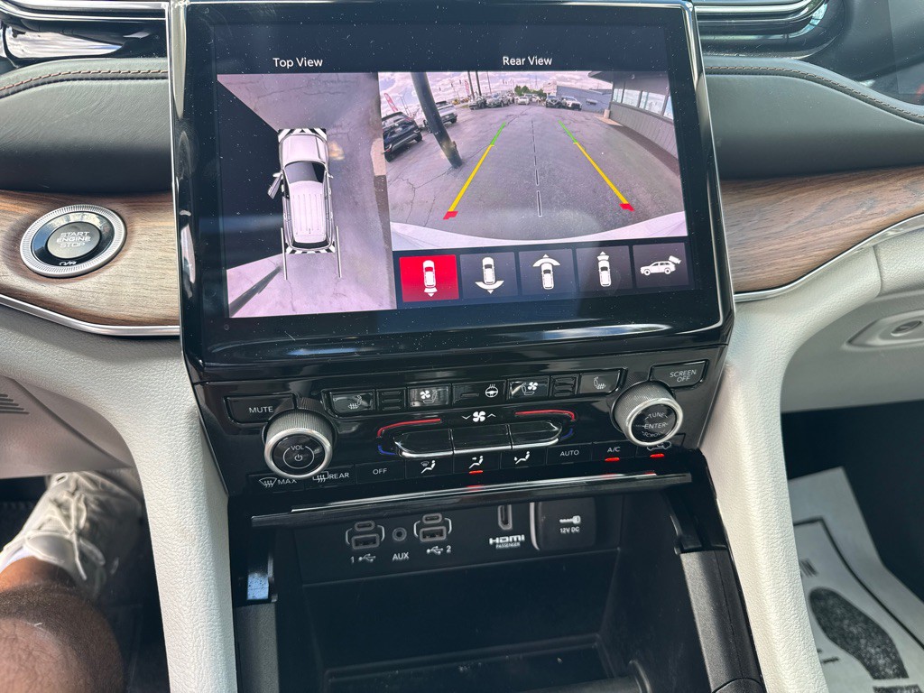 2022 Jeep Grand Cherokee Image 38