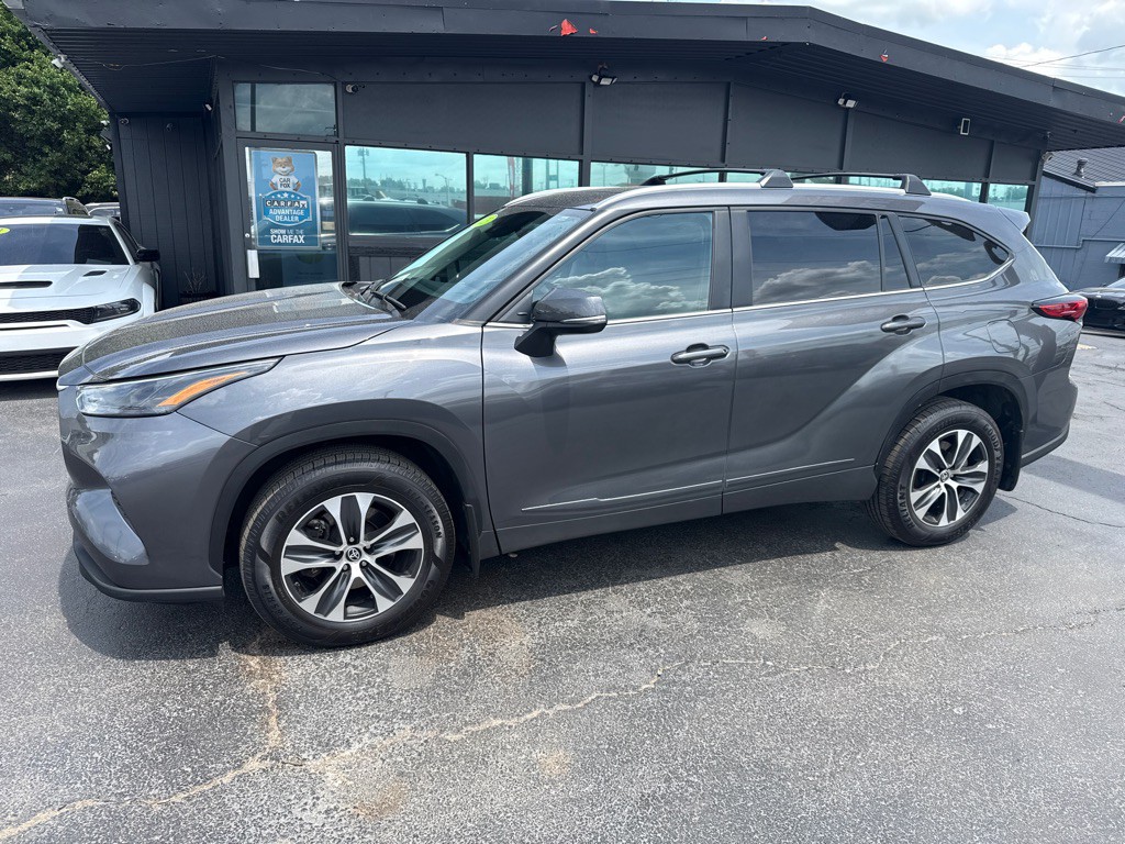 2023 Toyota Highlander Image 2