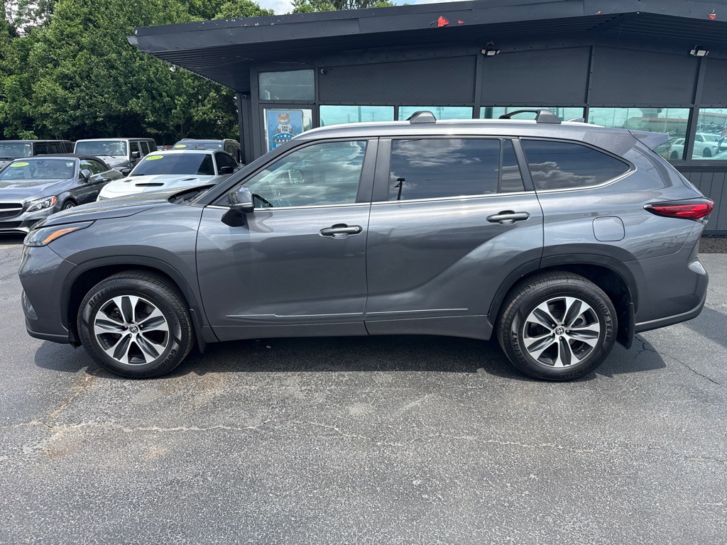 2023 Toyota Highlander Image 3