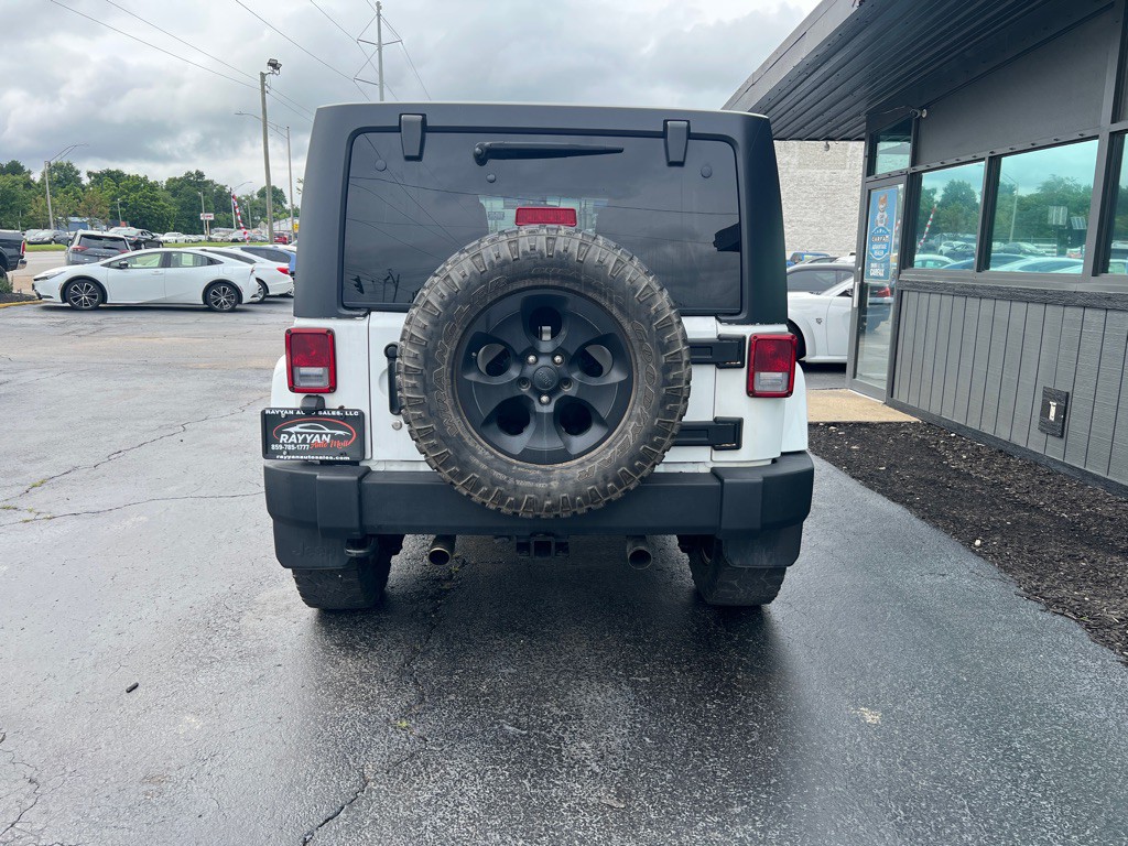 2013 Jeep Wrangler Image 12