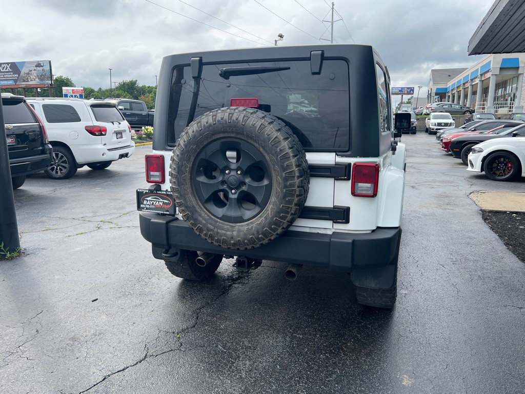 2013 Jeep Wrangler Image 13