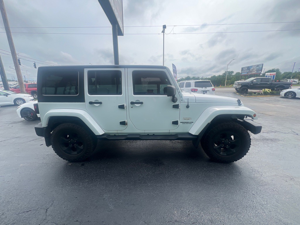 2013 Jeep Wrangler Image 17