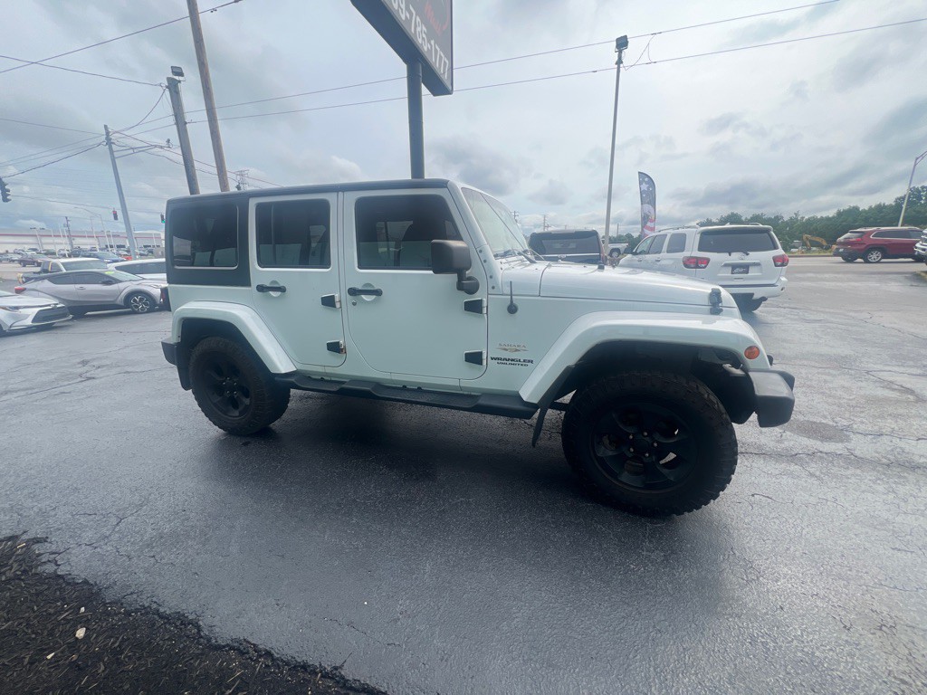 2013 Jeep Wrangler Image 18