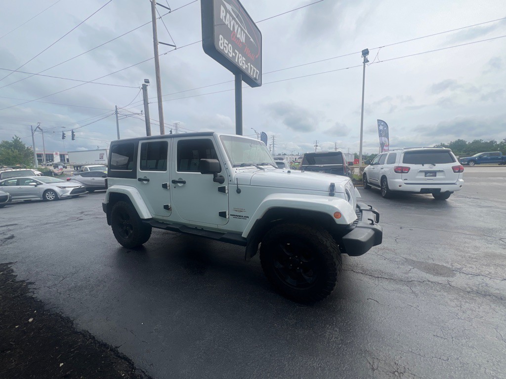 2013 Jeep Wrangler Image 19