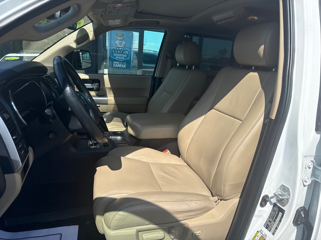2019 Toyota Sequoia Image 11