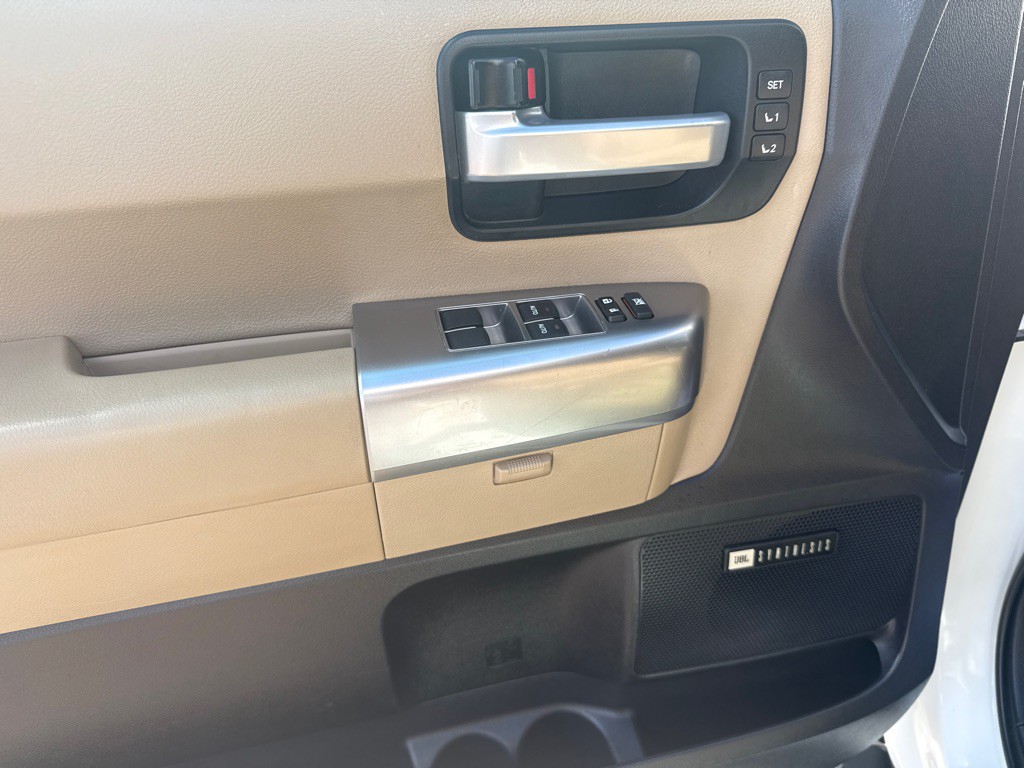 2019 Toyota Sequoia Image 12