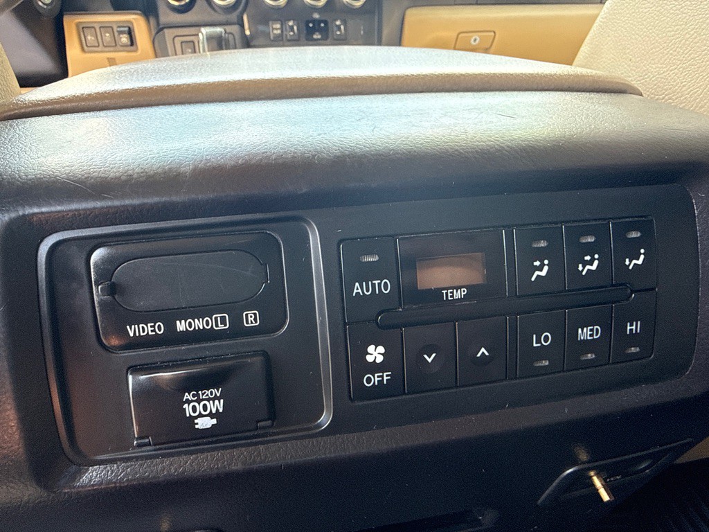 2019 Toyota Sequoia Image 17