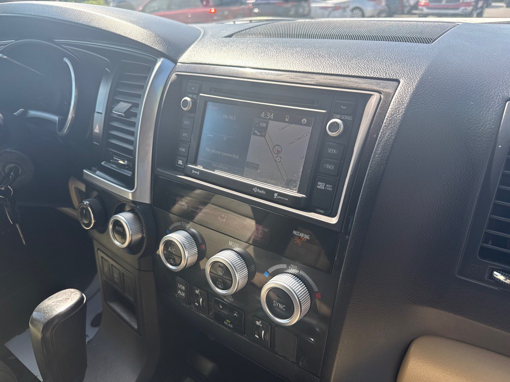 2019 Toyota Sequoia Image 31