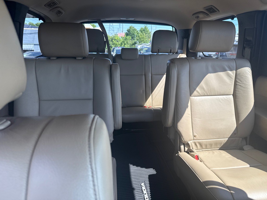 2019 Toyota Sequoia Image 32