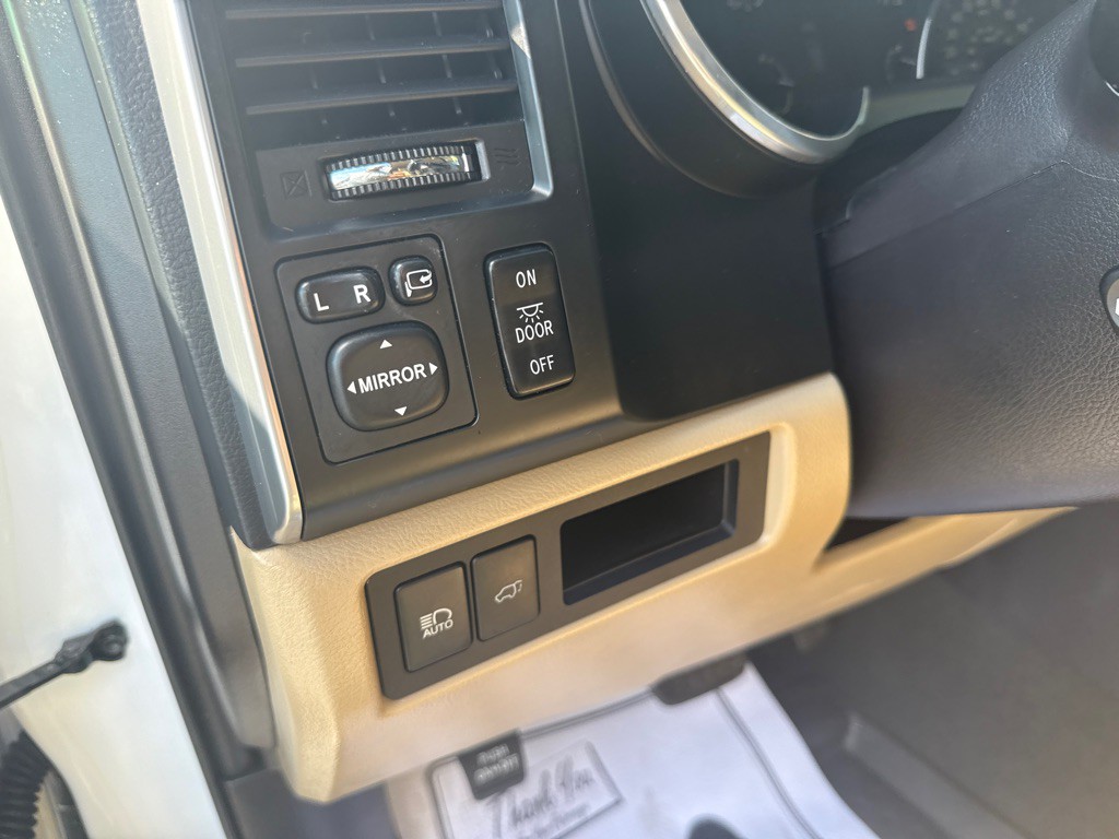 2019 Toyota Sequoia Image 33