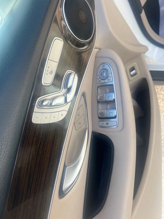 2020 Mercedes-Benz GLC-Class Image 21