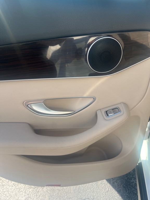 2020 Mercedes-Benz GLC-Class Image 23