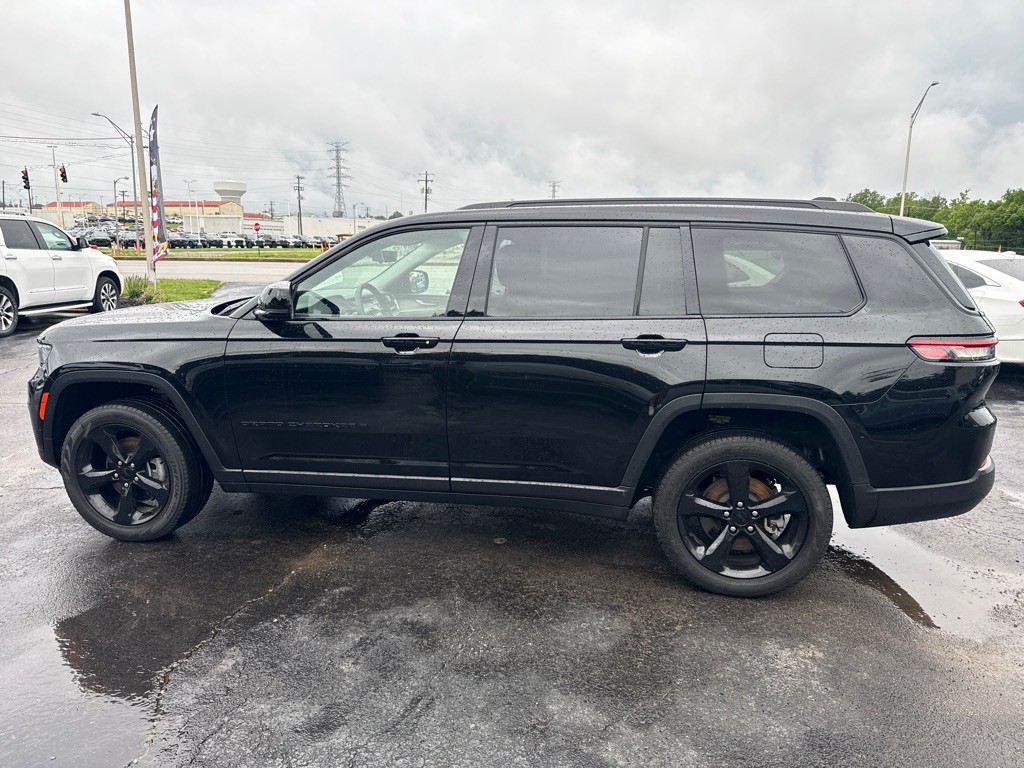 2023 Jeep Grand Cherokee Image 3